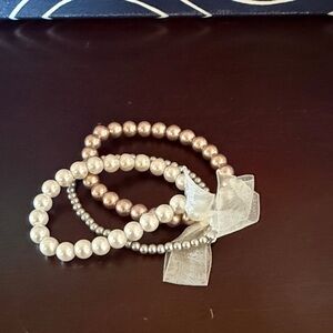 Elegant Pearl Bracelet Set with Bow